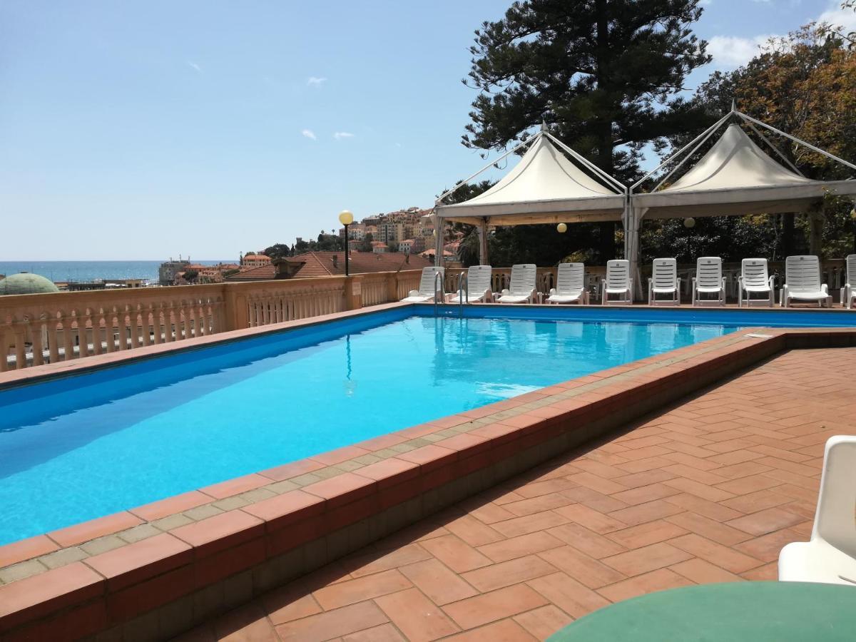 Hotel Miramare Imperia Kültér fotó