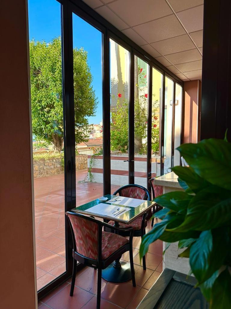 Hotel Miramare Imperia Kültér fotó