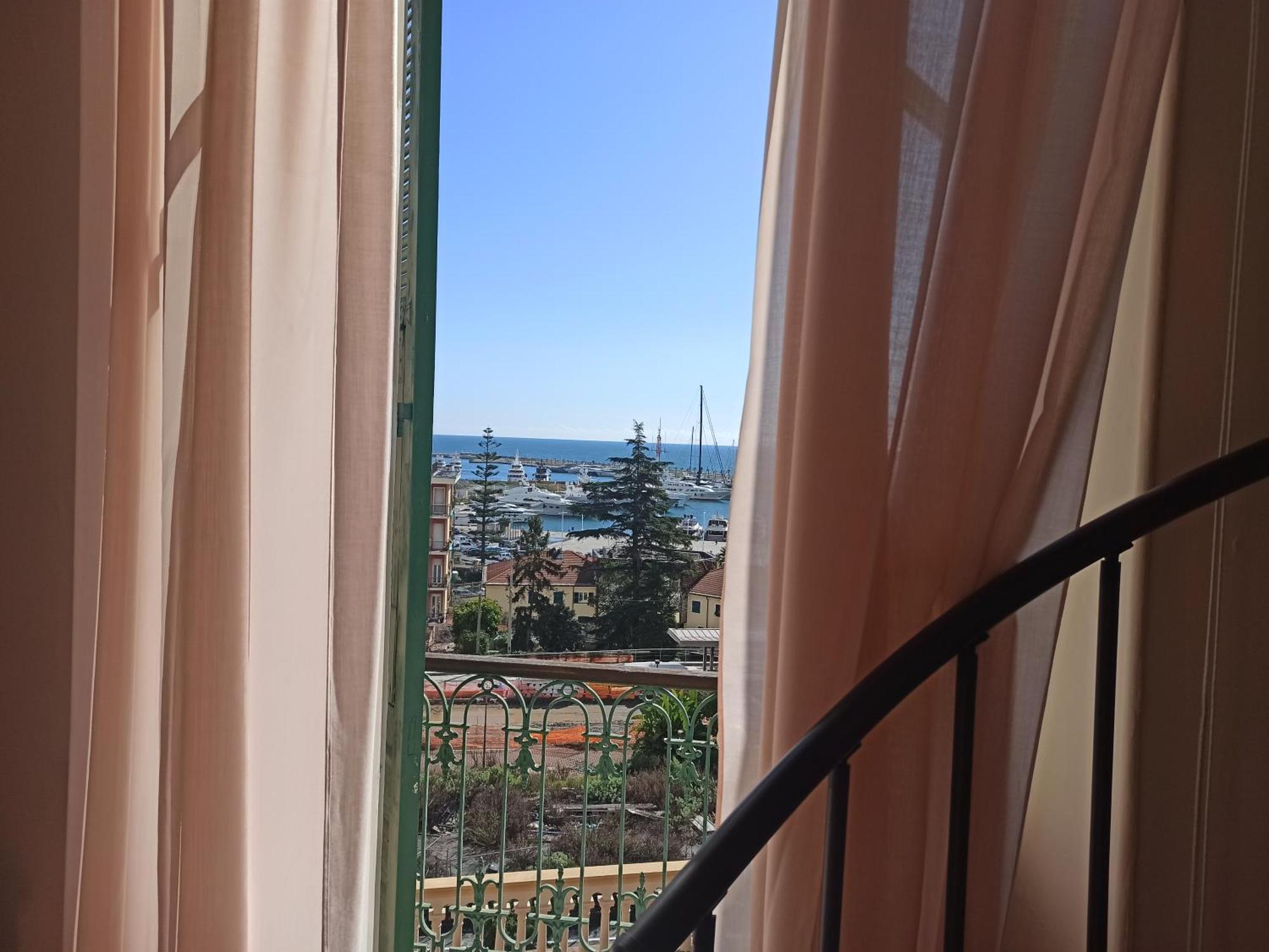 Hotel Miramare Imperia Szoba fotó