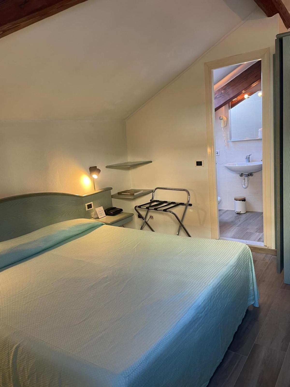Hotel Miramare Imperia Szoba fotó