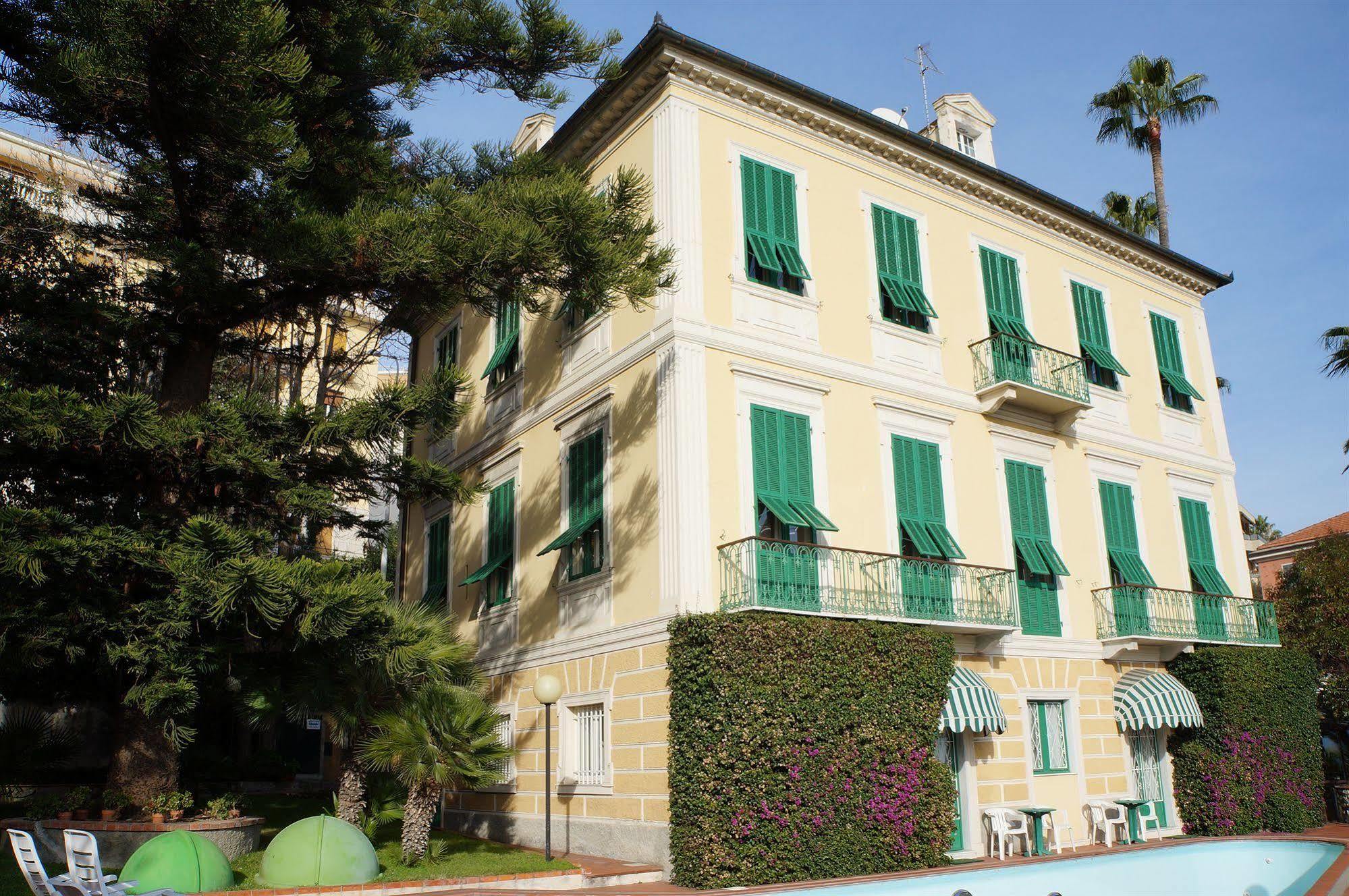 Hotel Miramare Imperia Kültér fotó