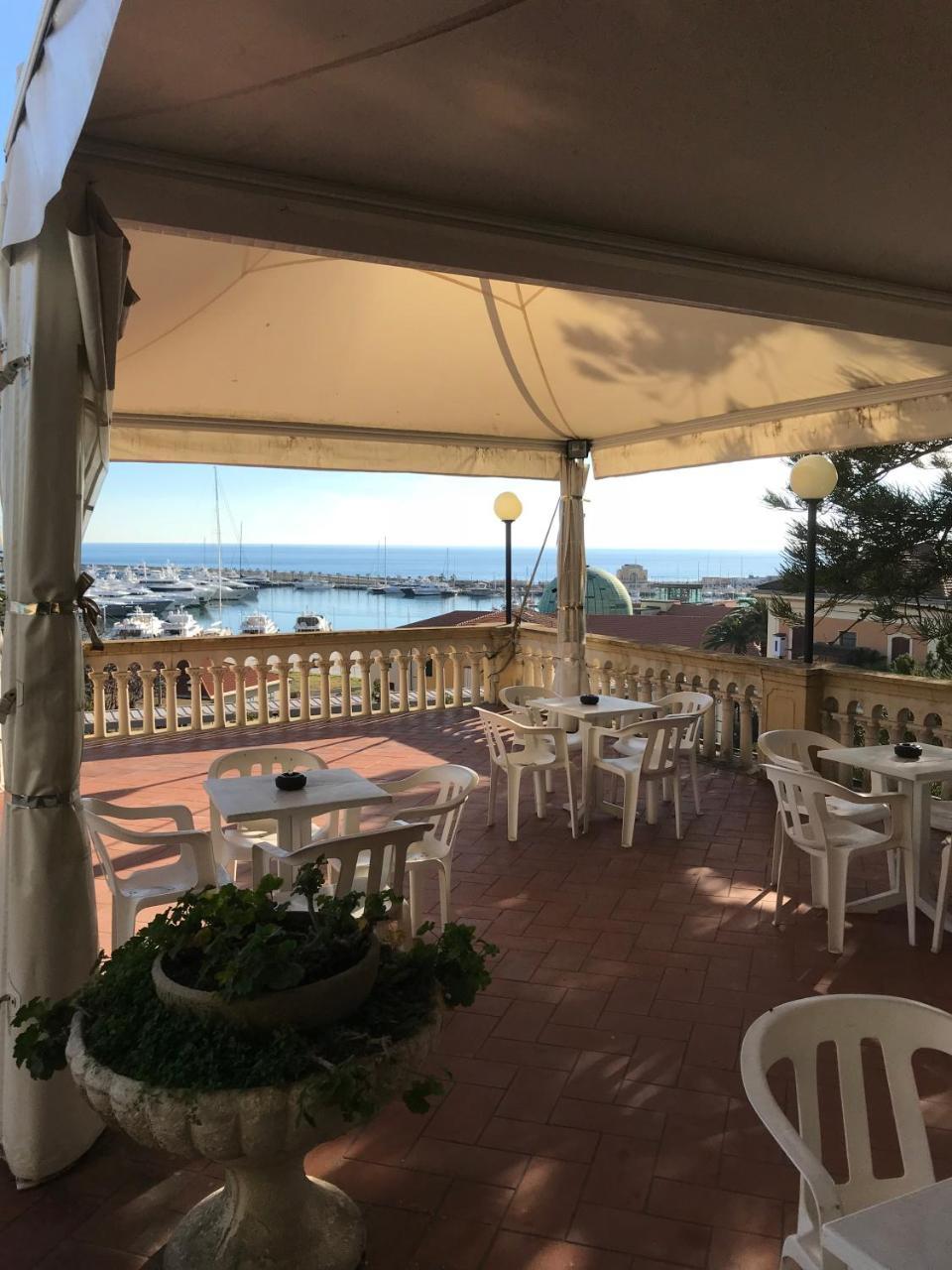 Hotel Miramare Imperia Kültér fotó