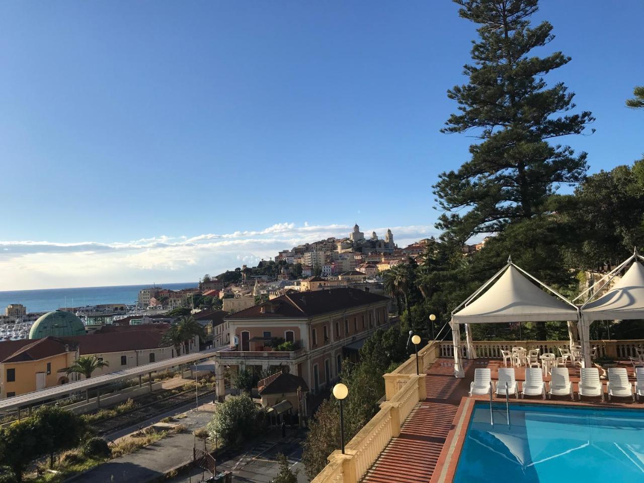 Hotel Miramare Imperia Kültér fotó
